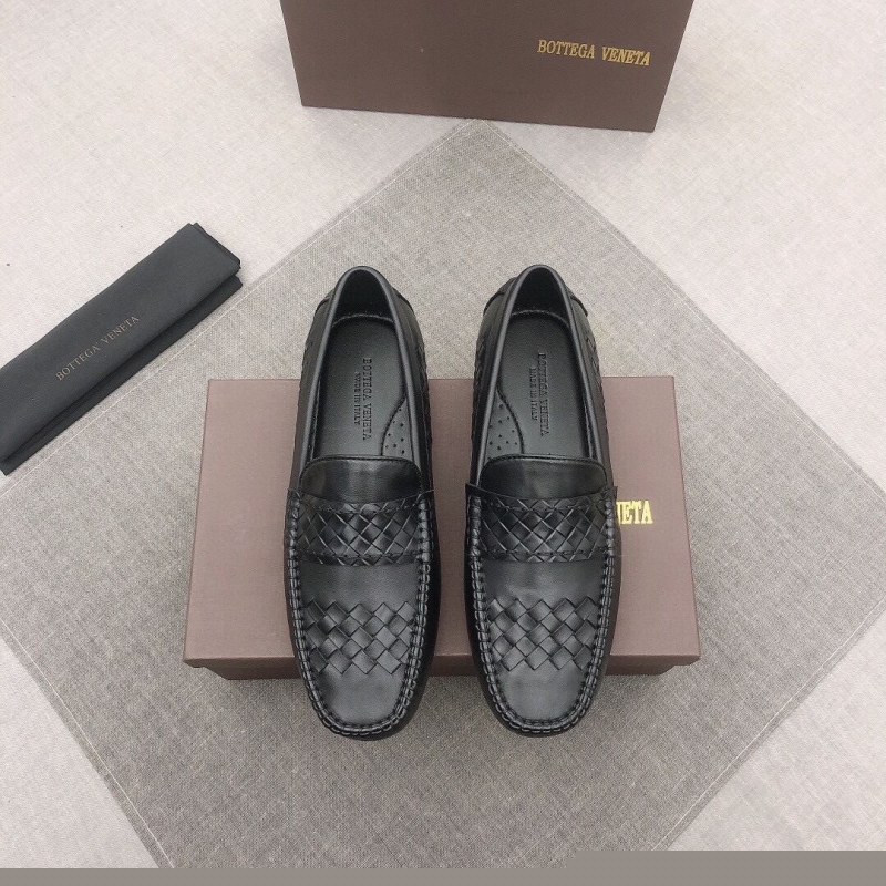 bo*te*ga Ve*ne*ta leather shoes